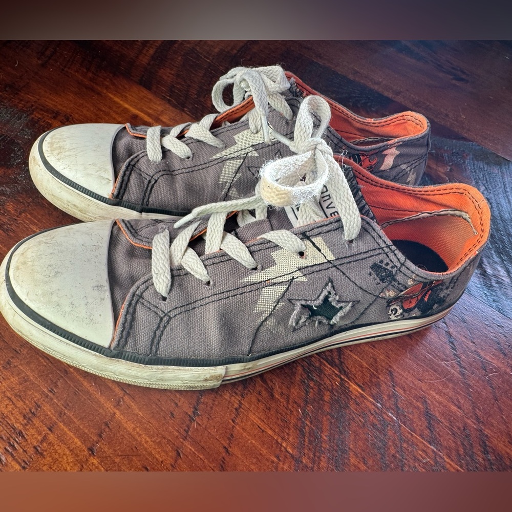 Converse All-star One-Star Chucks 8-ball size 5 37.5